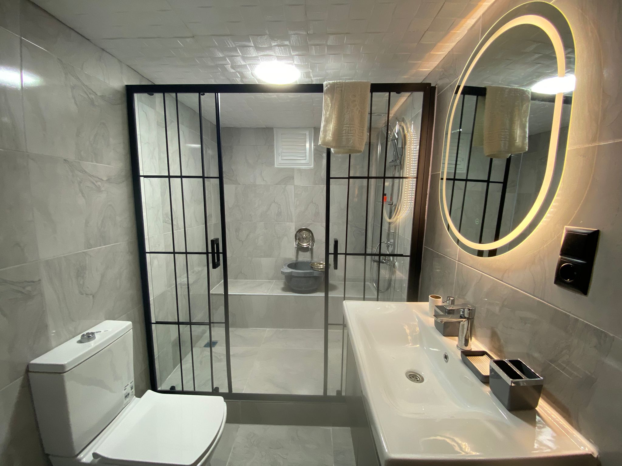 Bakırköy Suit Otel Lüks Jakuzili Banyo